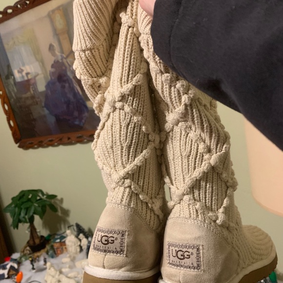 UGG AUSTRALIA Knit Boots Rare LIKE NEW CONDITION - Picture 6 of 7